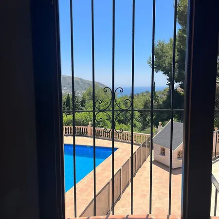 Spacious Child Friendly In Moraira With Seaview *