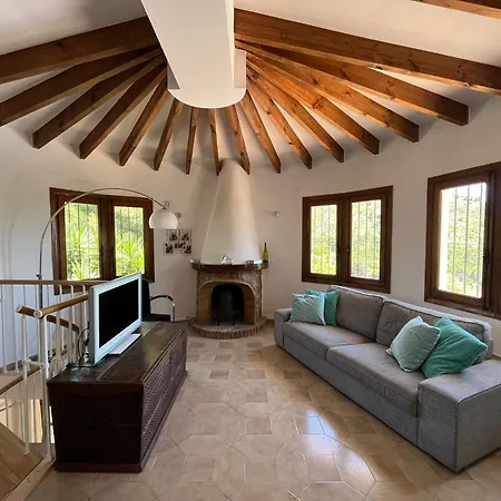 Spacious Child Friendly In Moraira With Seaview