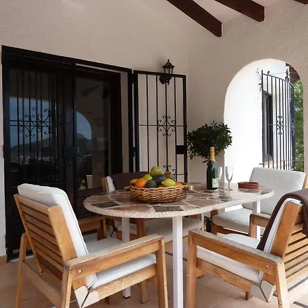Spacious Child Friendly In Moraira With Seaview *
